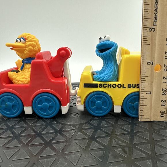 4 Sesame Street Big Bird Elmo Cookie Monster Bakery Crafts 2010 Cake Toppers - Picture 3 of 6